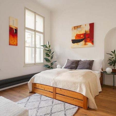 Prague Days - Spacious Designer Studios In City Center - Powder Tower Exterior photo